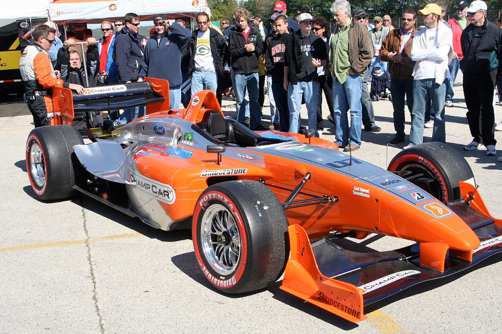 Panoz DP01 in original livery.