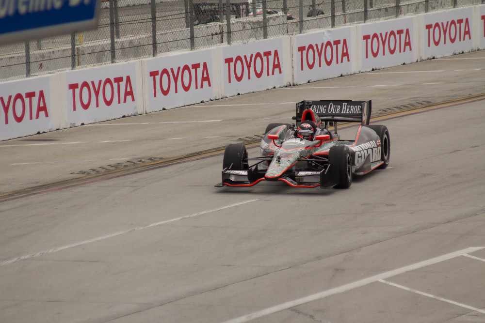 IZOD IndyCar Series practice image.