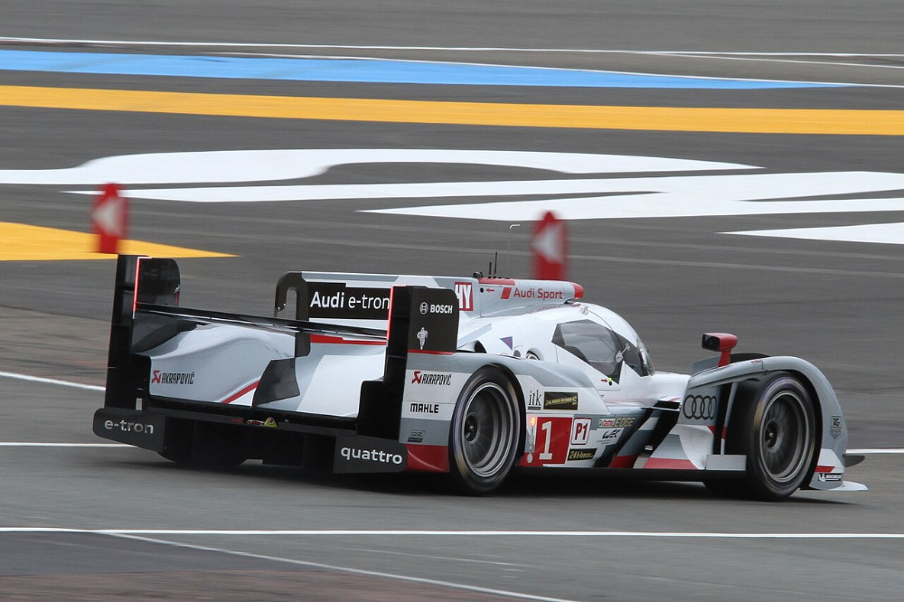 Audi R18 e-tron quattro at Le Mans 2013.